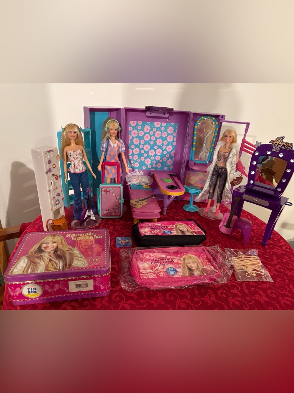Vintage Hannah Montana Dolls Road Show with Accessories - Pink & Purple